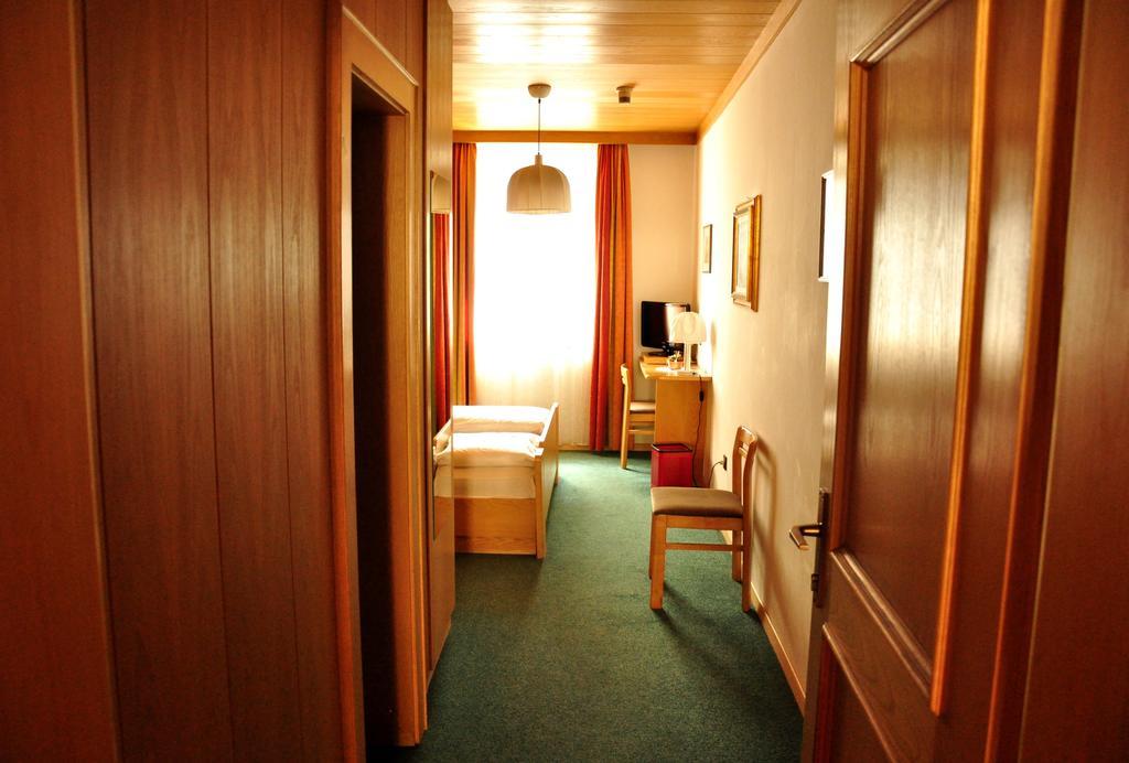 Hotel Grauer Baer Μπρεσανόνε Δωμάτιο φωτογραφία