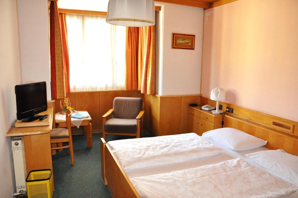 Hotel Grauer Baer Μπρεσανόνε Δωμάτιο φωτογραφία